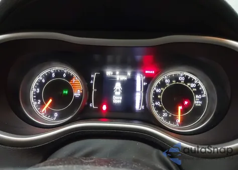 2018 Jeep Cherokee Latitude Plus 4X4 from USA, damaged, VIN 1C4PJMLX9JD582380